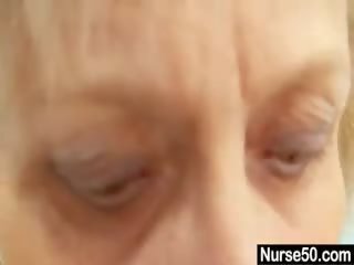 Blondinke babi medicinska sestra samo izpit s muca spreader
