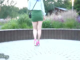 Captivating πόδια ζαρτιέρες όχι εσώρουχα σε δημόσιο, xxx βίντεο 24