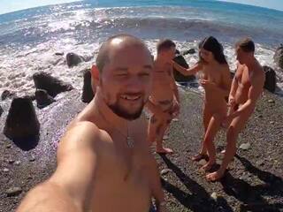 4 youngsters follada un rusa streetwalker en la playa: gratis hd adulto película 3d | xhamster